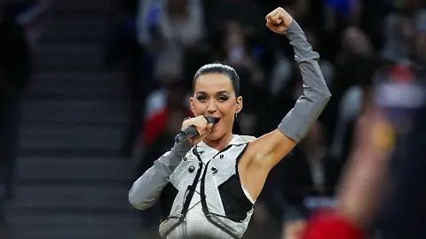 کنسرت باشکوه کتی پری در اختتامیه جایزه بزرگ فرمول یک ابوظبی 2025/Spectacular Katy Perry Concert at the Abu Dhabi