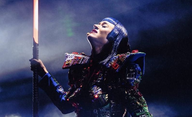 تحلیل خلاقیت و طراحی تبلیغاتی در تورهای کنسرت کتی پری / Analyzing the Creativity & Promotional Design of Katy Perry’s Concert Tours