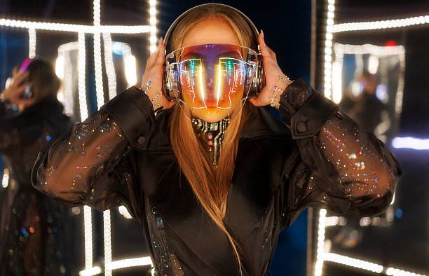 Jennifer Lopez’s Dazzling Appearance at AMAs 2025 / حضور خیره‌کننده جنیفر لوپز در AMAs 2025: اجرا، حواشی و تغییر لباس‌ها